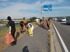 員弁川沿掃除活動